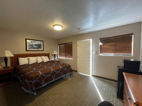 Beverly Lodge image 14