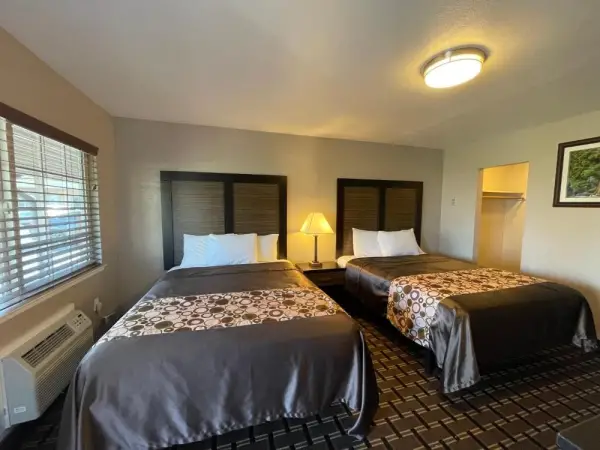 Beverly Lodge 7